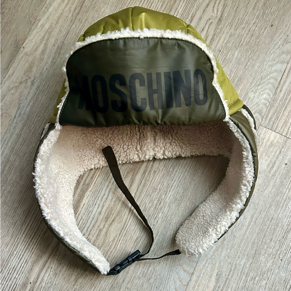 Moschino fur hat